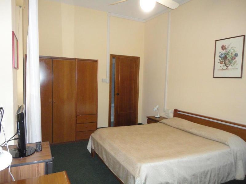 Giappone Inn Parking Hotel Livorno Ngoại thất bức ảnh