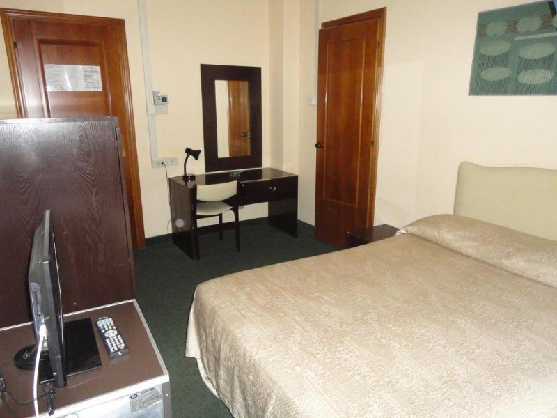 Giappone Inn Parking Hotel Livorno Ngoại thất bức ảnh