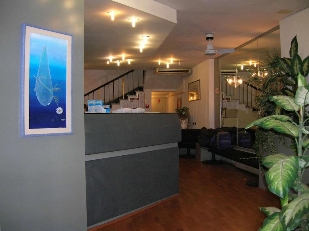 Giappone Inn Parking Hotel Livorno Ngoại thất bức ảnh