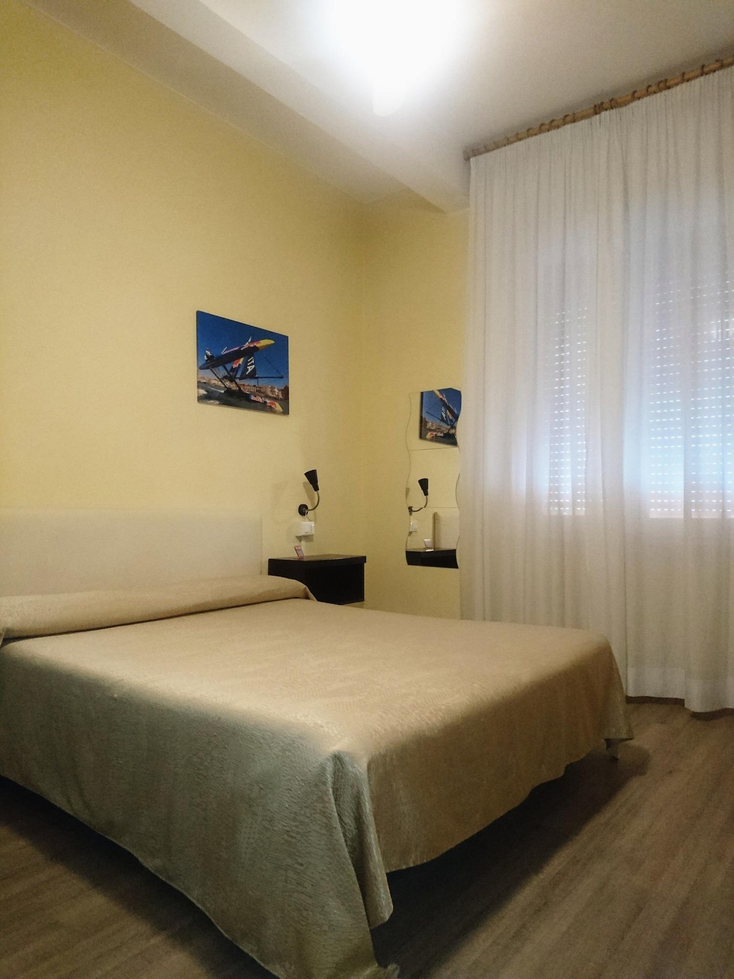 Giappone Inn Parking Hotel Livorno Ngoại thất bức ảnh