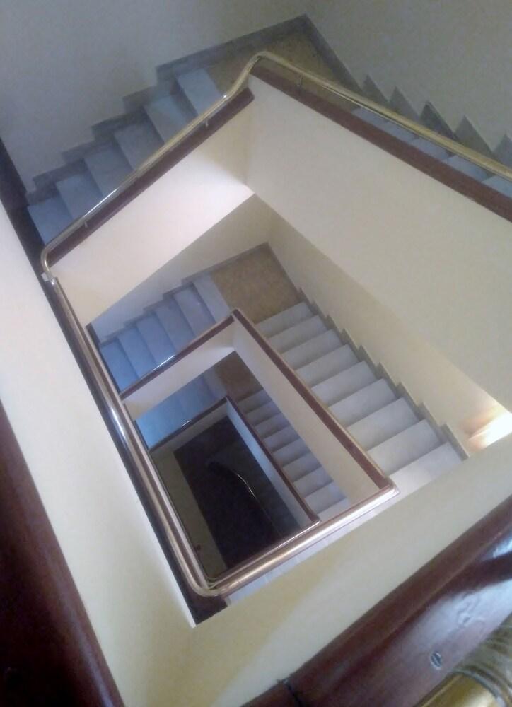 Giappone Inn Parking Hotel Livorno Ngoại thất bức ảnh