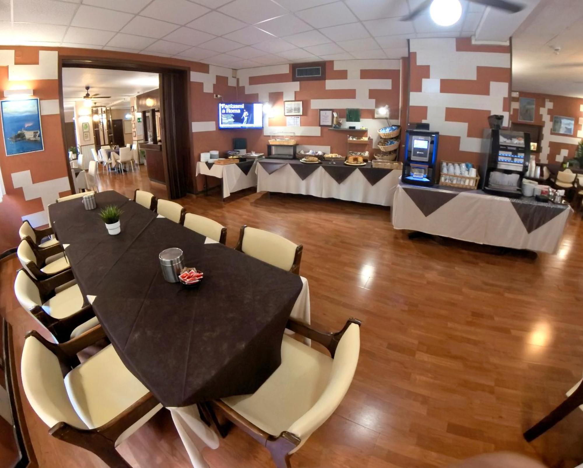 Giappone Inn Parking Hotel Livorno Ngoại thất bức ảnh