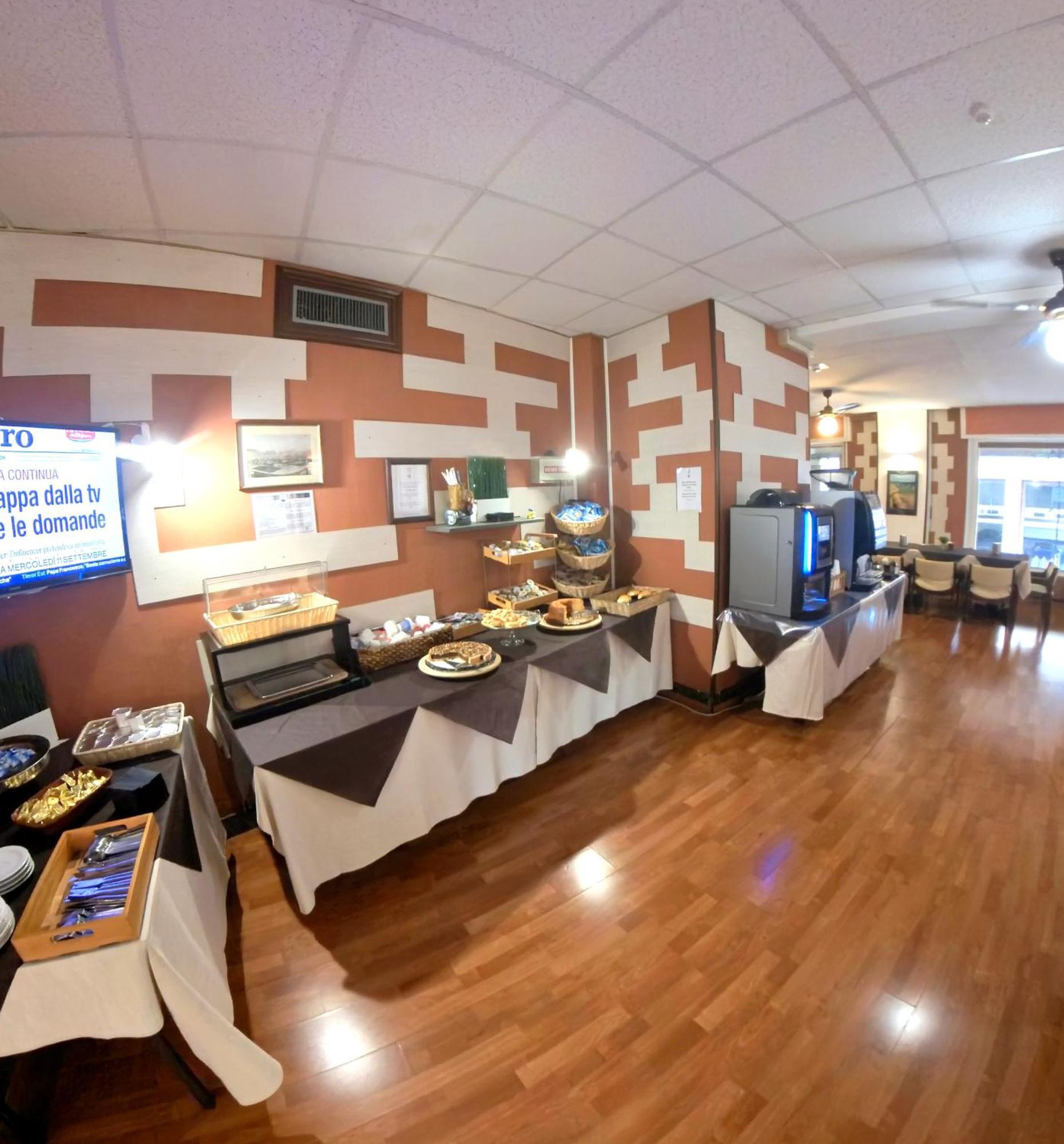 Giappone Inn Parking Hotel Livorno Ngoại thất bức ảnh