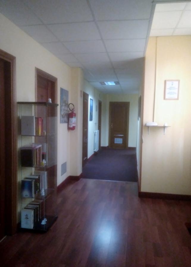 Giappone Inn Parking Hotel Livorno Ngoại thất bức ảnh