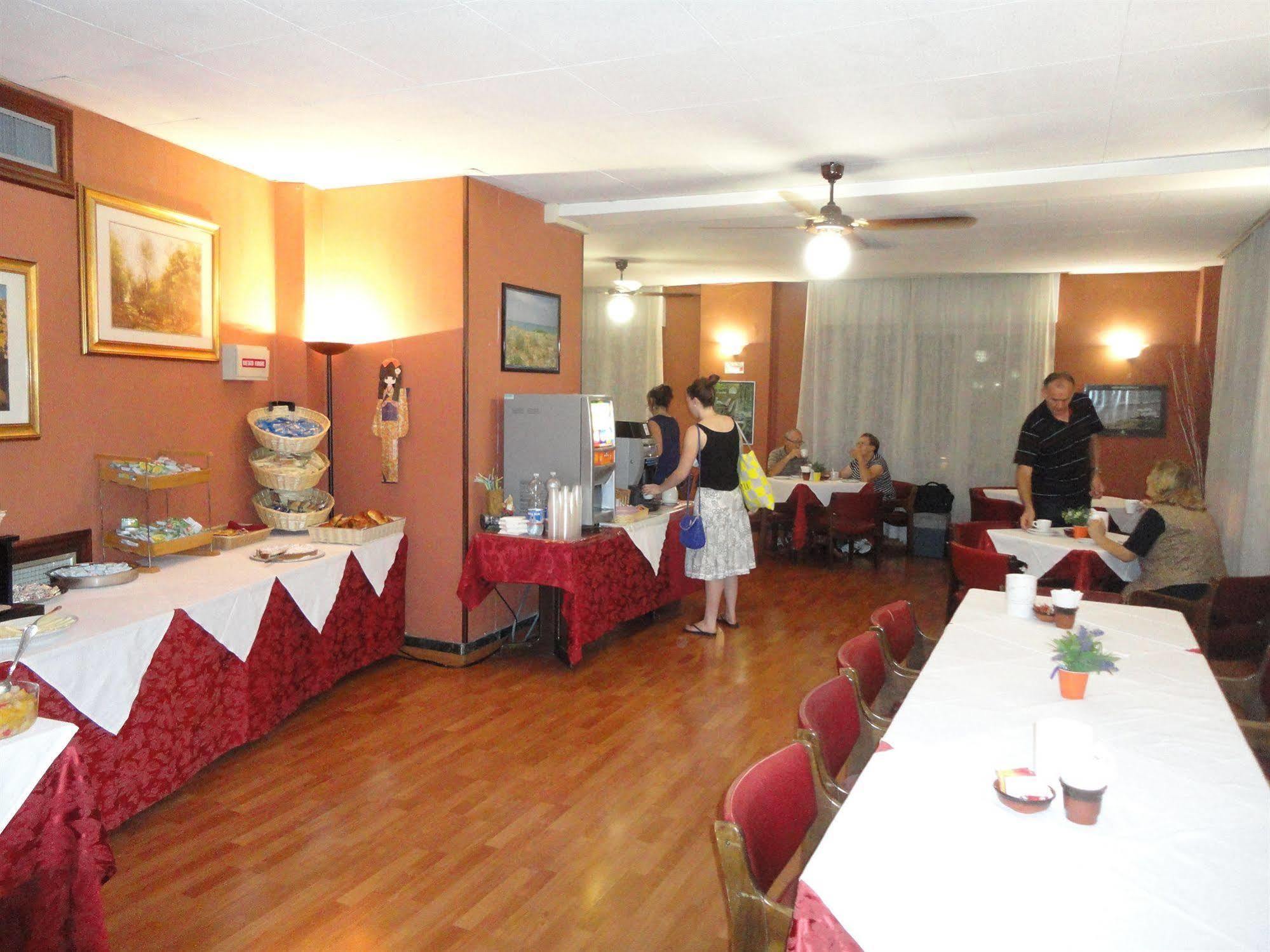 Giappone Inn Parking Hotel Livorno Ngoại thất bức ảnh