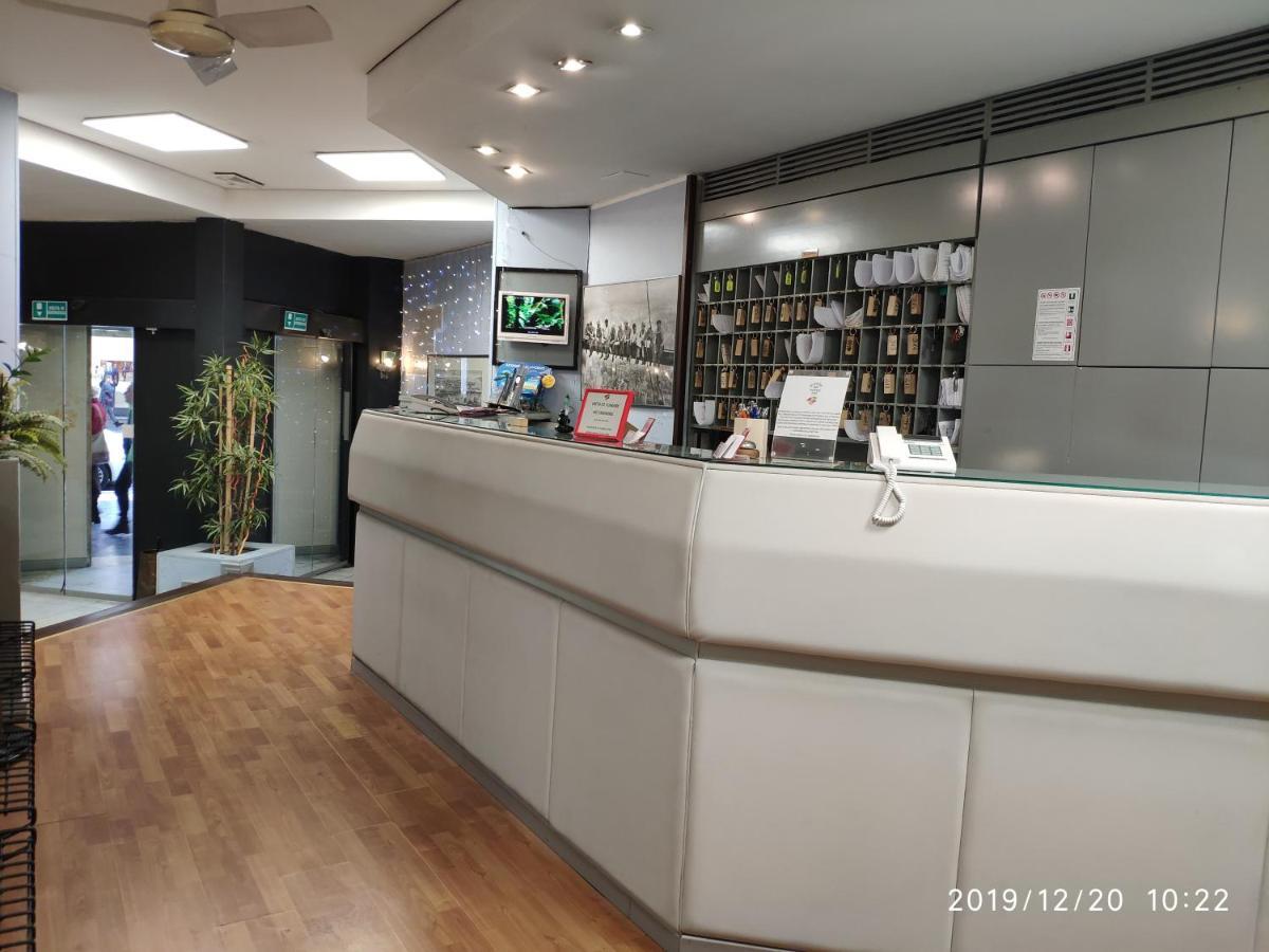 Giappone Inn Parking Hotel Livorno Ngoại thất bức ảnh